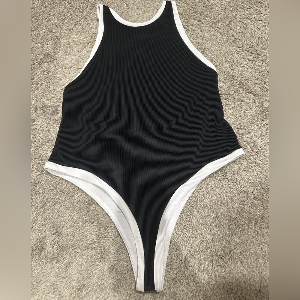 NWOT Beach Riot - Steph One Piece Black & White - Picture 3 of 5